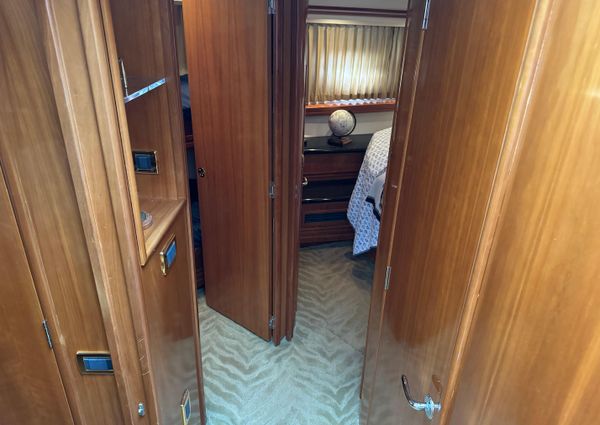 Carver 570-VOYAGER-PILOTHOUSE image