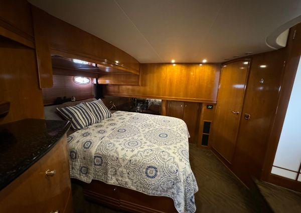 Carver 570-VOYAGER-PILOTHOUSE image