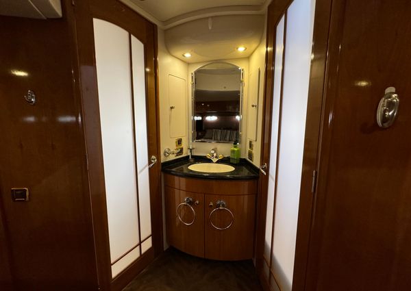 Carver 570-VOYAGER-PILOTHOUSE image