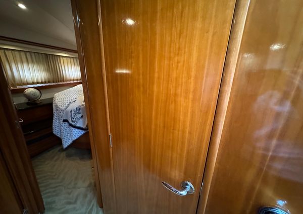 Carver 570-VOYAGER-PILOTHOUSE image