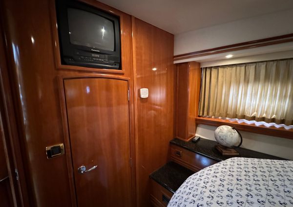 Carver 570-VOYAGER-PILOTHOUSE image