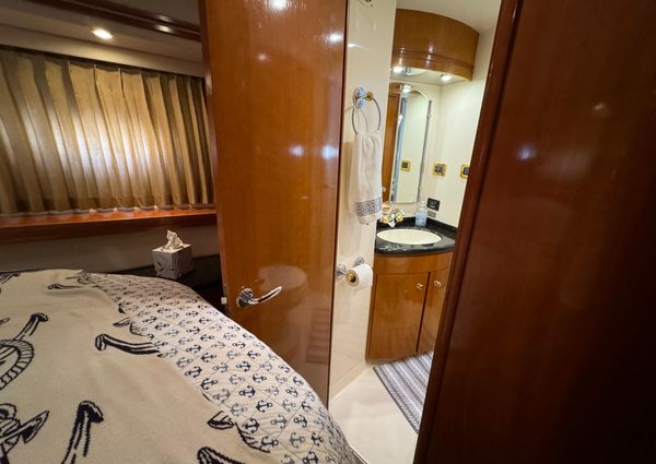 Carver 570-VOYAGER-PILOTHOUSE image