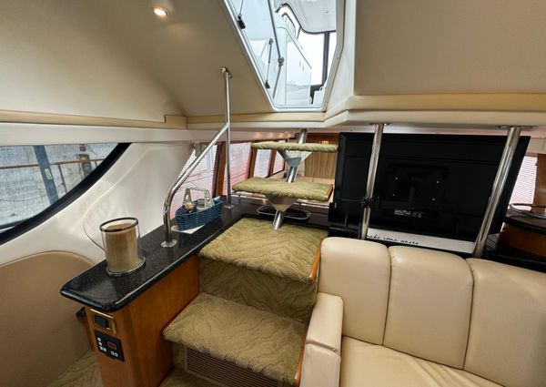 Carver 570-VOYAGER-PILOTHOUSE image