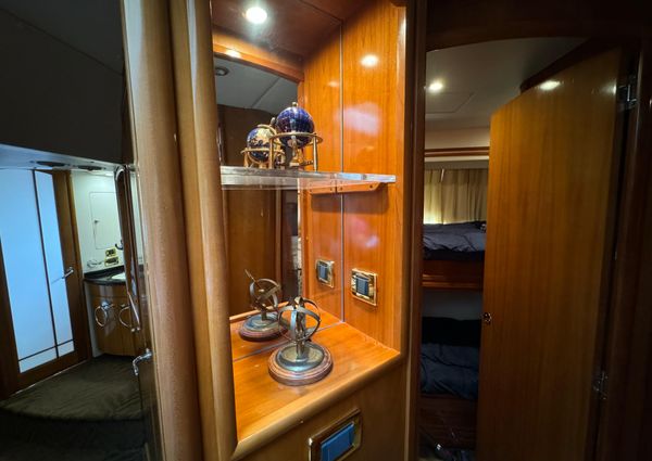 Carver 570-VOYAGER-PILOTHOUSE image