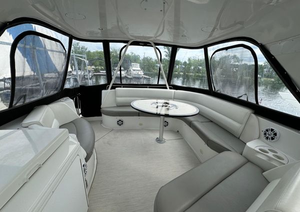 Carver 570-VOYAGER-PILOTHOUSE image