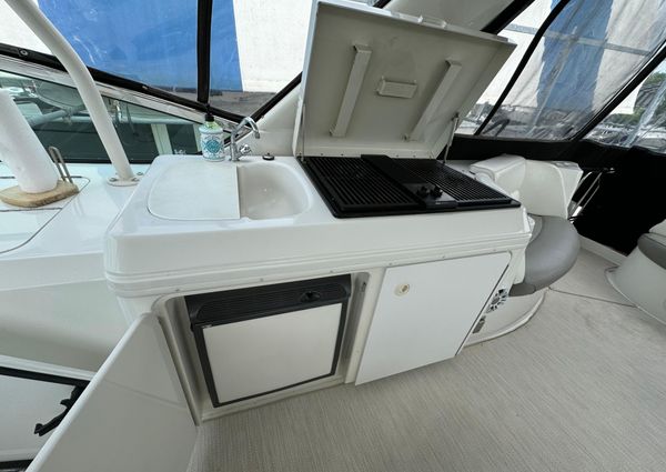 Carver 570-VOYAGER-PILOTHOUSE image