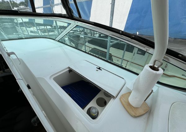 Carver 570-VOYAGER-PILOTHOUSE image