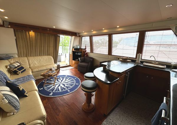 Carver 570-VOYAGER-PILOTHOUSE image