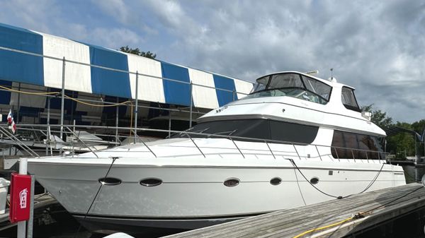 Carver 570 Voyager Pilothouse