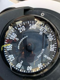 Island Packet 27 image