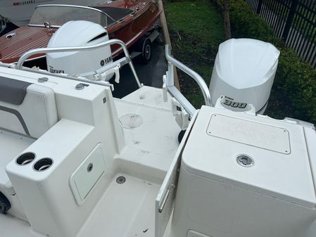 World Cat 320 DC image