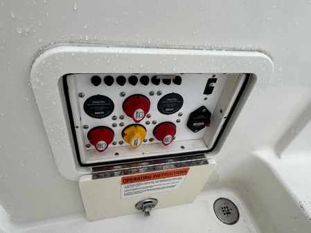 World Cat 320 DC image