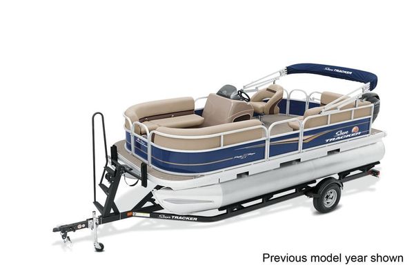 Sun Tracker Party Barge 18 DLX - main image
