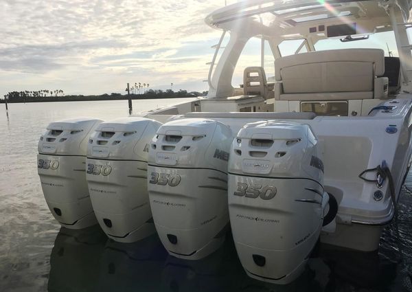 Boston Whaler 380 Realm image