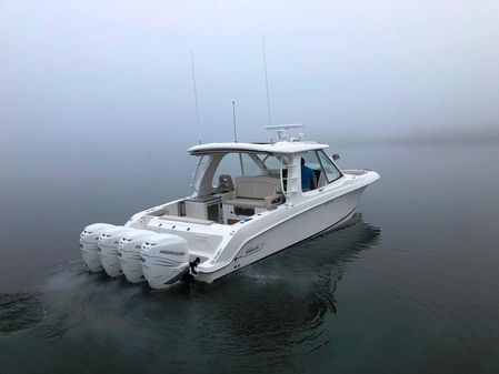 Boston Whaler 380 Realm image