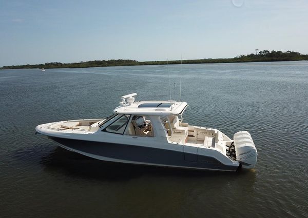 Boston Whaler 380 Realm image