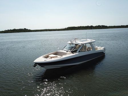 Boston Whaler 380 Realm image