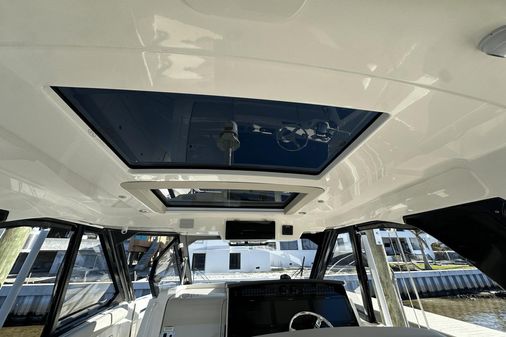 Boston Whaler 380 Realm image