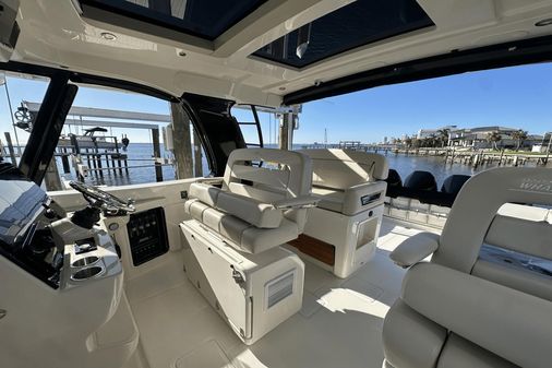 Boston Whaler 380 Realm image