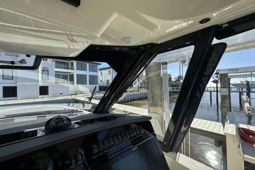 Boston Whaler 380 Realm image