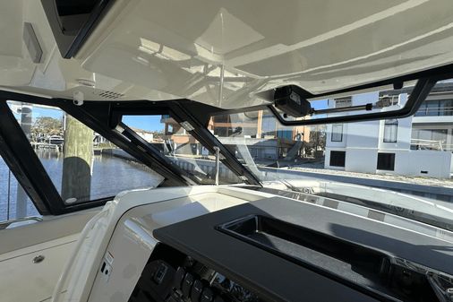 Boston Whaler 380 Realm image