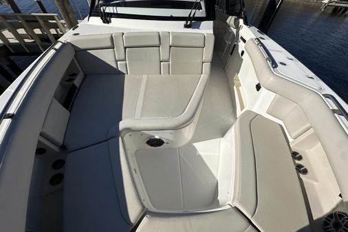 Boston Whaler 380 Realm image