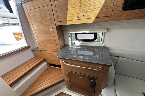 Boston Whaler 380 Realm image