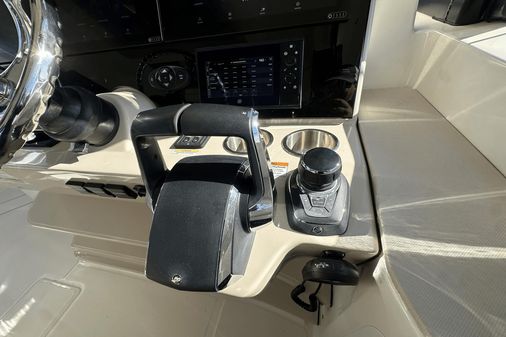 Boston Whaler 380 Realm image