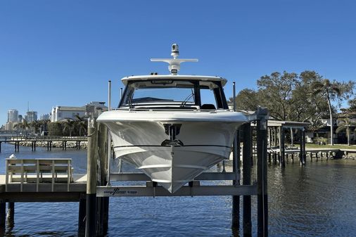 Boston Whaler 380 Realm image