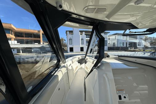 Boston Whaler 380 Realm image