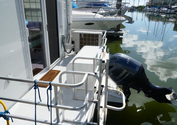 Catamaran Aqua Lodge image