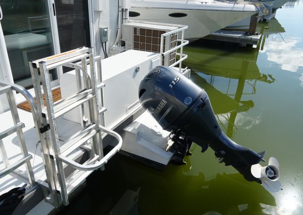 Catamaran Aqua Lodge image