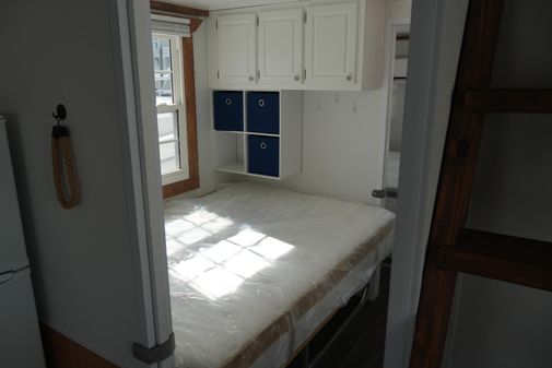 Catamaran Aqua Lodge image