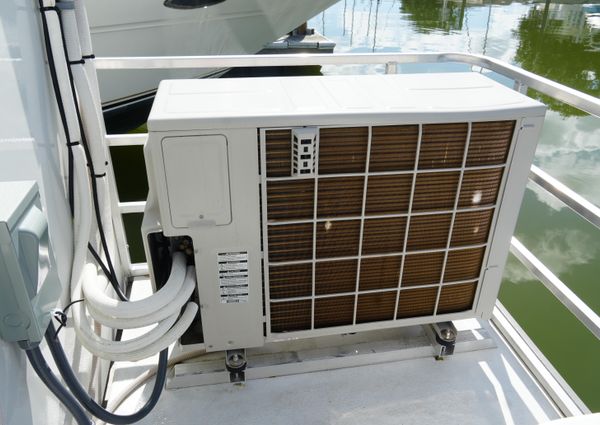 Catamaran Aqua Lodge image