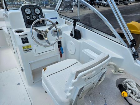 Sea Hunt Escape 220 LE image