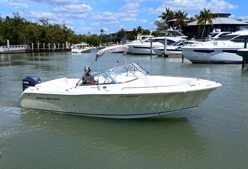 Sea Hunt Escape 220 LE image