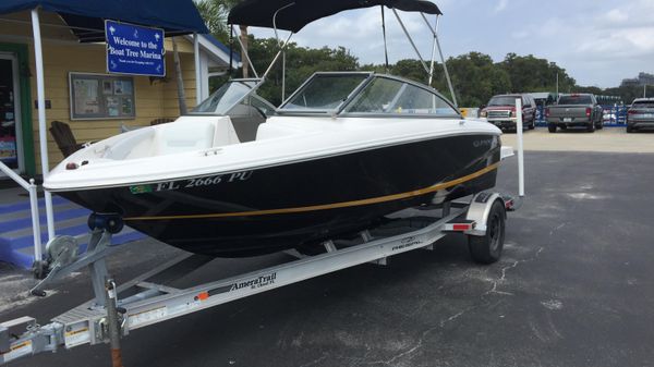 Regal 1900 ES Bowrider