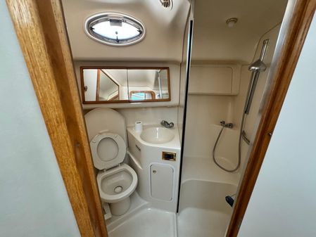 Sea Ray 420 Aft Cabin image