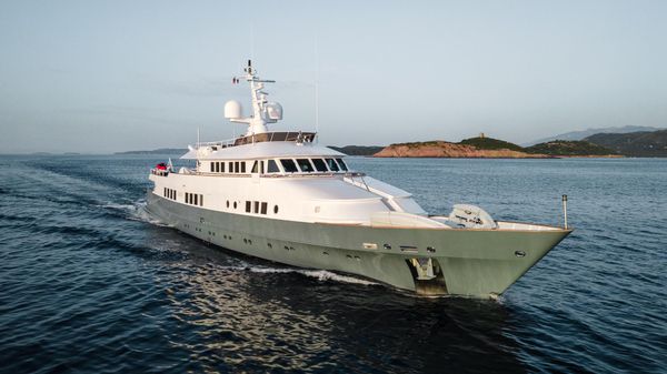 Camper & Nicholsons 44.68m