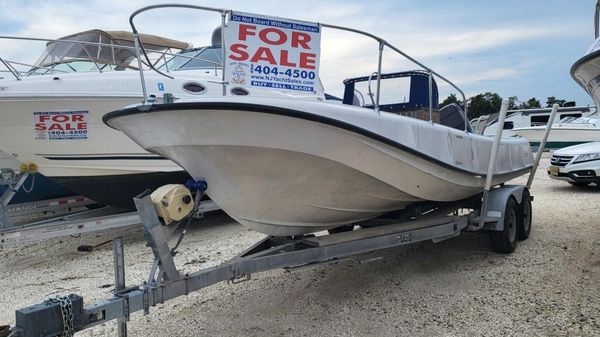 Boston Whaler 21 outrage III ribside 