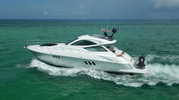 Cruisers Yachts 540 Sport Coupe 