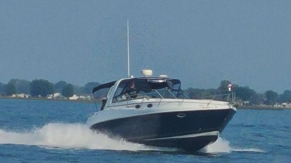 Rinker 342 Fiesta Vee