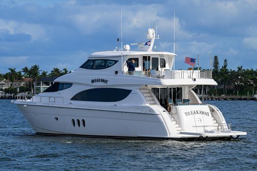 Hatteras 80 Motor Yacht Sky Lounge image