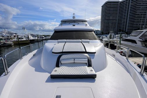 Hatteras 80 Motor Yacht Sky Lounge image