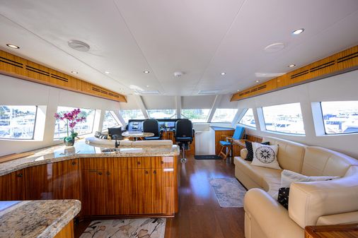 Hatteras 80 Motor Yacht Sky Lounge image