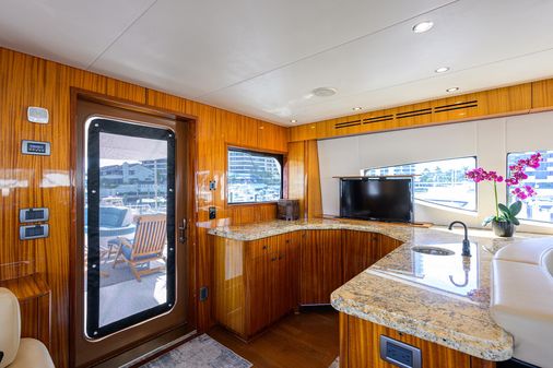 Hatteras 80 Motor Yacht Sky Lounge image