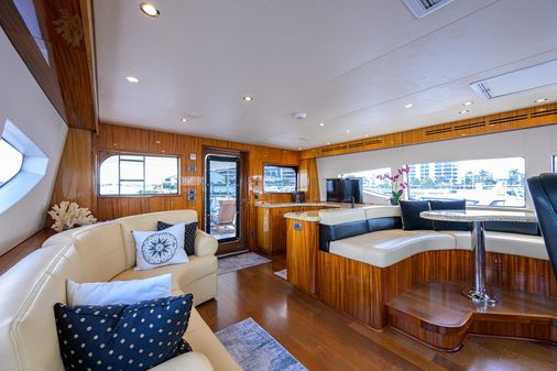 Hatteras 80 Motor Yacht Sky Lounge image