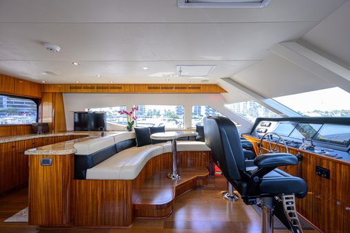 Hatteras 80 Motor Yacht Sky Lounge image