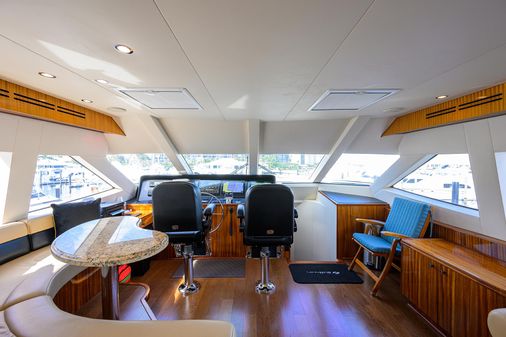 Hatteras 80 Motor Yacht Sky Lounge image