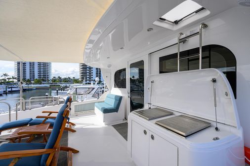 Hatteras 80 Motor Yacht Sky Lounge image